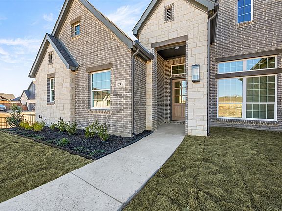 5th image of 217 Oakmont Dr