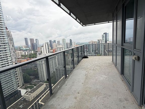 5th image of 7 Grenville St #3305