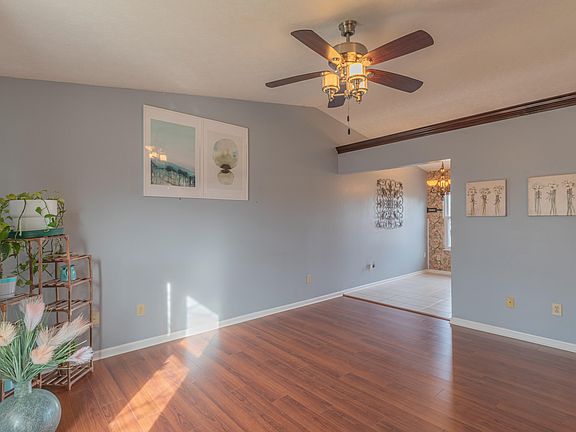 3rd image of 3626 Mitten Dr