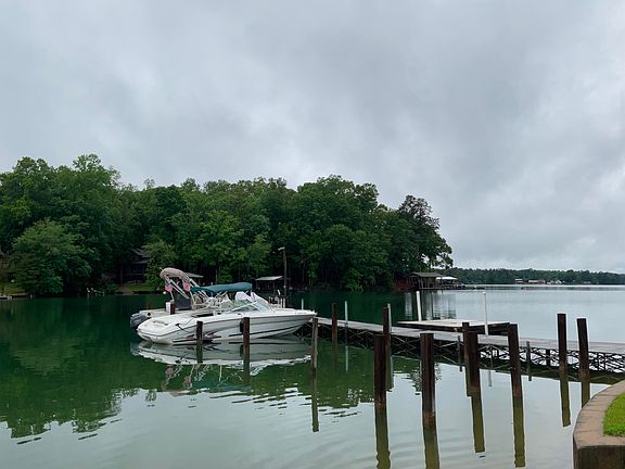 2nd image of 120 Shore Line Dr