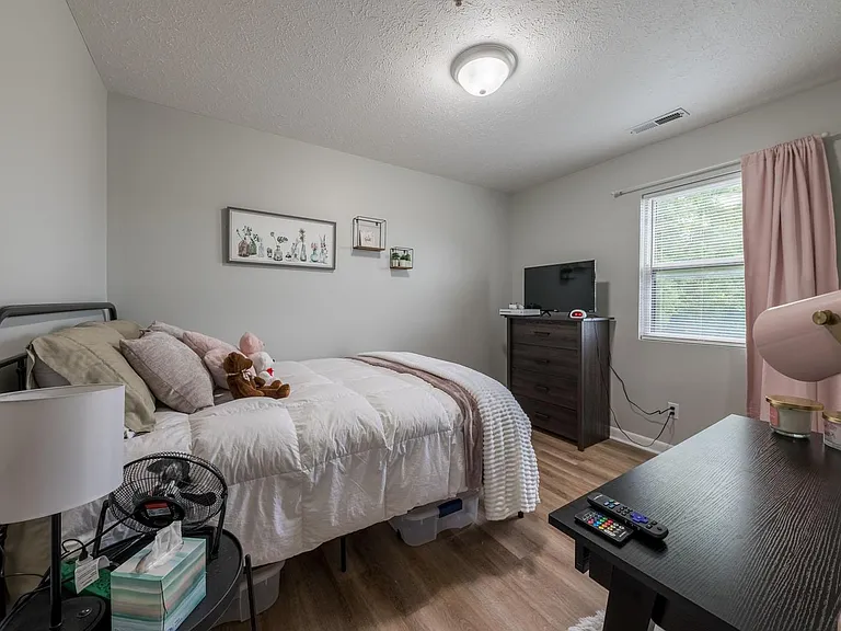 244 Beechurst Ave — Photo 4