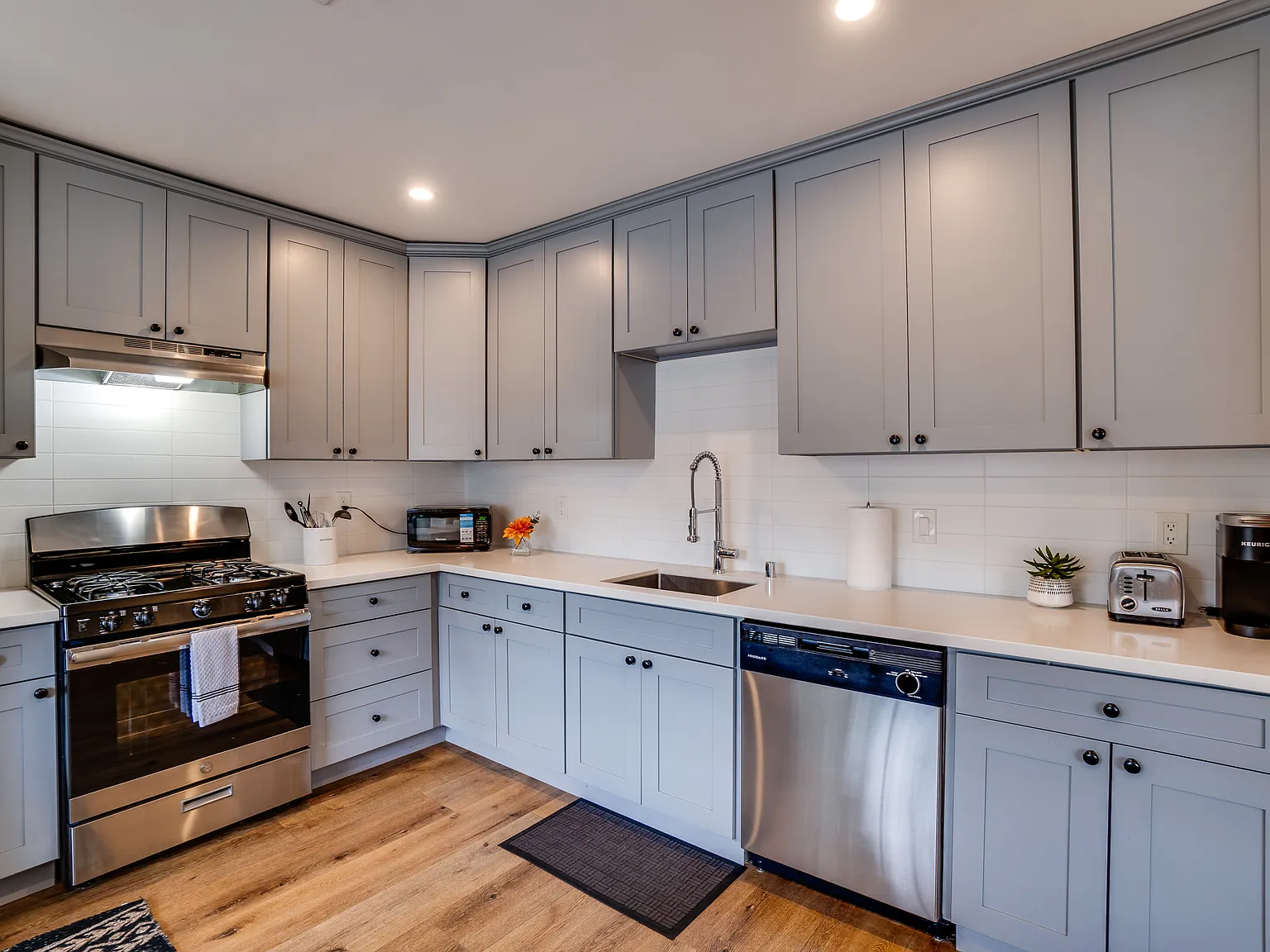 513 Lincoln Ave — Photo 2