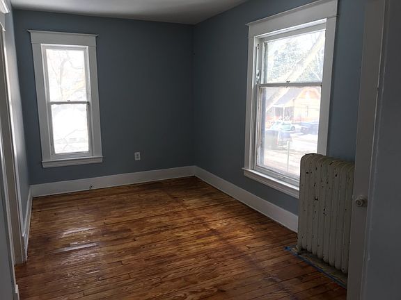 5th image of 1547 Queen Ave NE #2