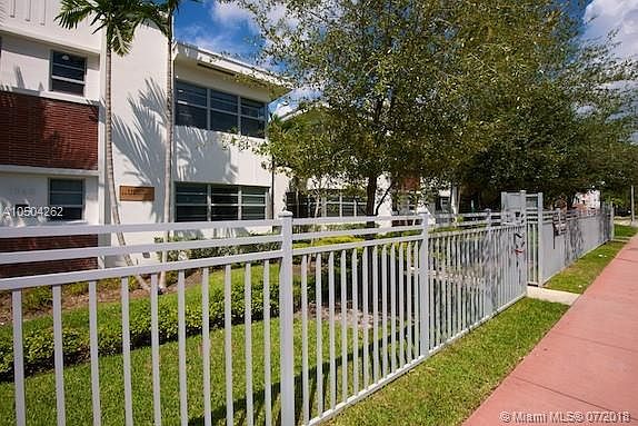 4th image of 1560 Pennsylvania Ave APT 212