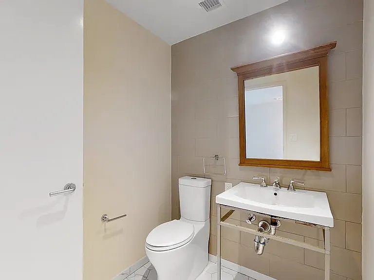 180 Franklin Ave #103 — Photo 6