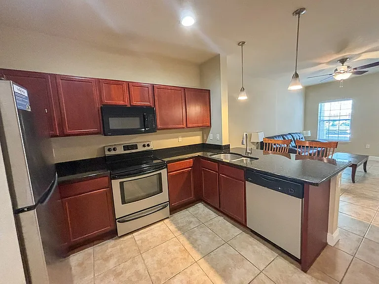 2954 SW 35th Pl #60 — Photo 6