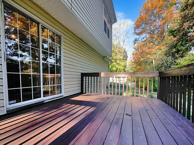 413 Adams St — Photo 14