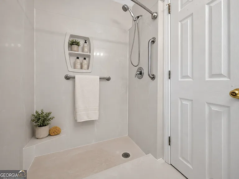 129 Springbrook Dr — Photo 32