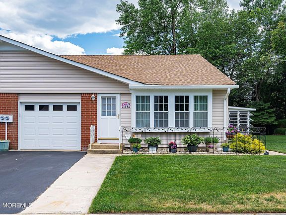 2nd image of 10B Yorktowne Parkway