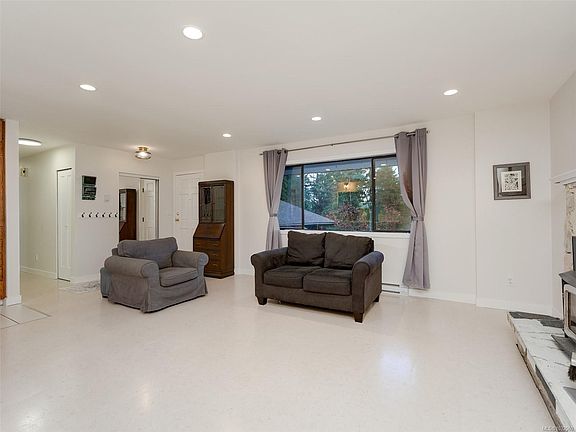 4th image of 905 Gade Rd