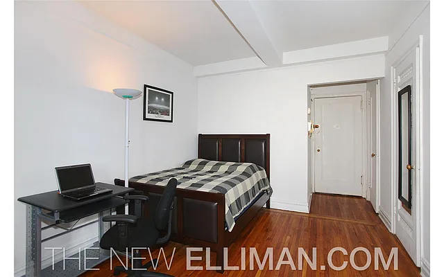 Sold by Douglas Elliman | media 15