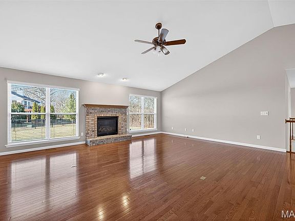3rd image of 811 Homefield Grove Ct