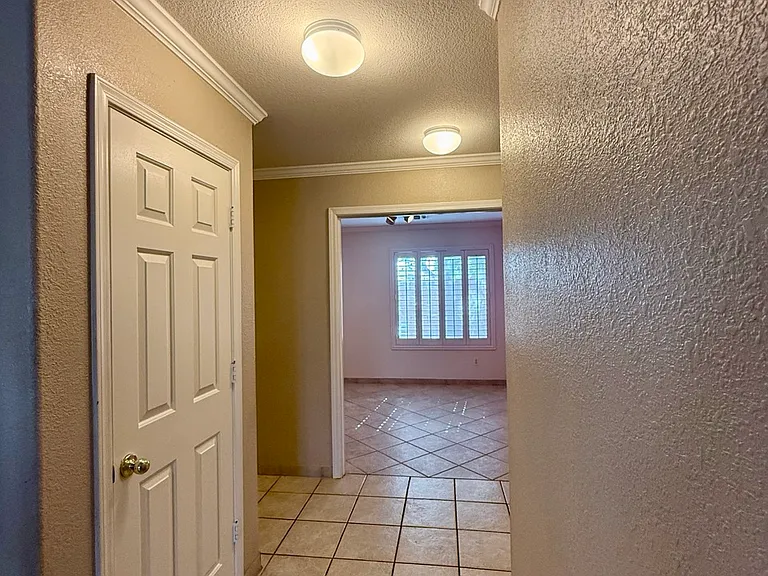 1273 W Swan Ct — Photo 23