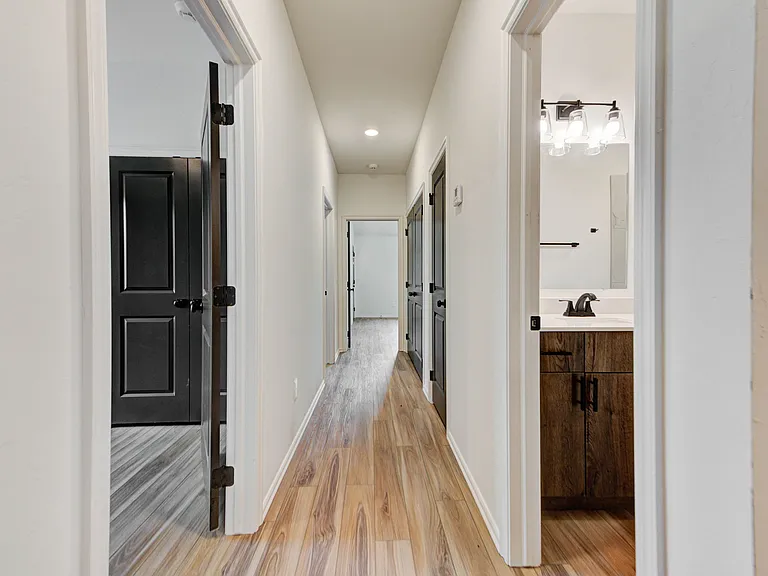 506 N Canyon Ter — Photo 18