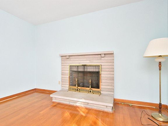 5th image of 112 Circle Dr