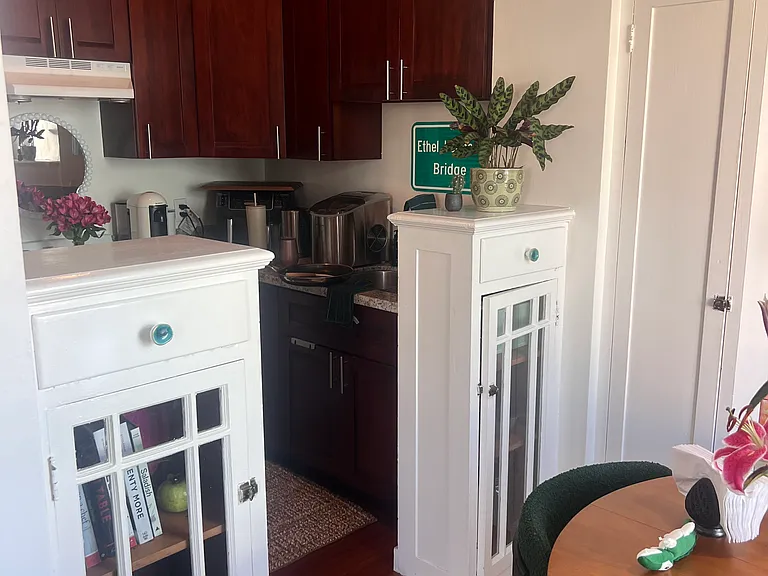 3555 Broderick St #304 — Photo 6