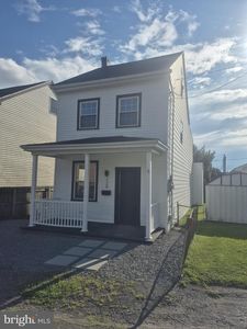 120 S Middle St, Frackville, PA, 17931