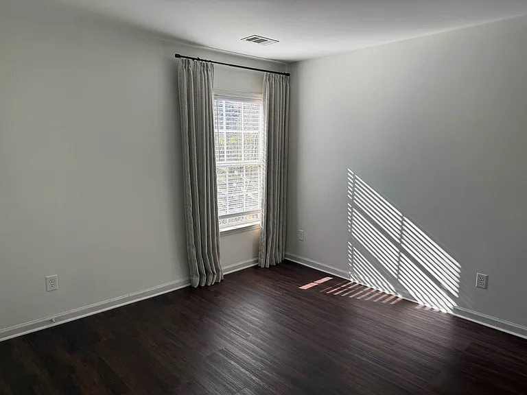 354 Wedmore Ct — Photo 14