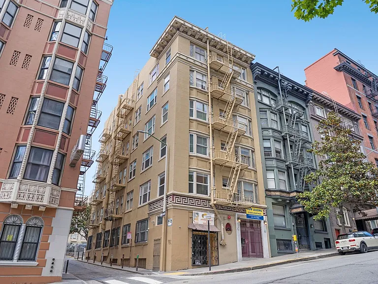 621 Taylor St — Photo 49