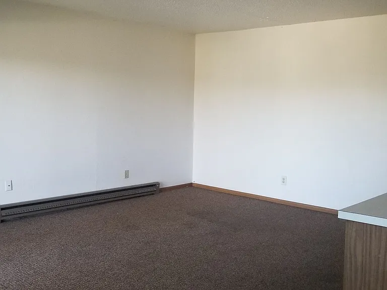 735 NE Maple St — Photo 30
