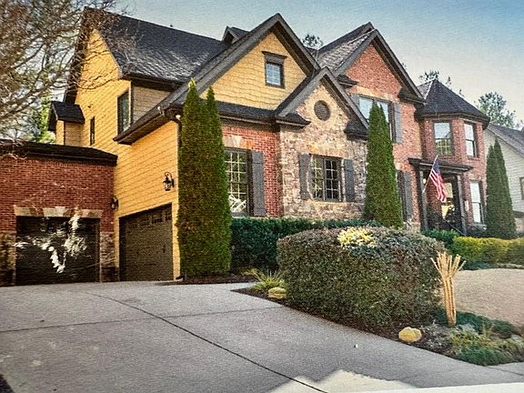 2nd image of 2884 Olivine Dr