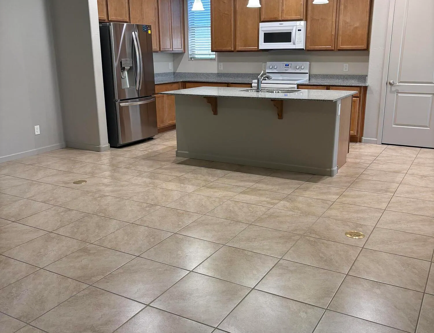 3 bed, 2.0 bath, 1800 sqft, $2,650 — Photo 4