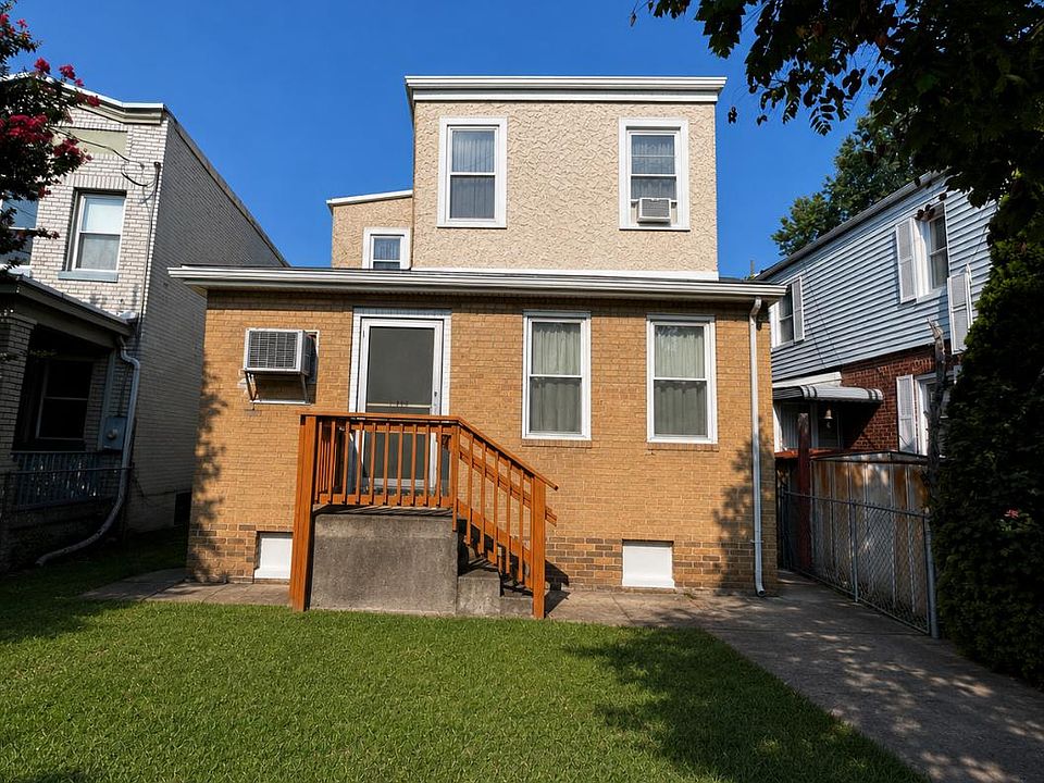 1st image of 2432 4th St NE