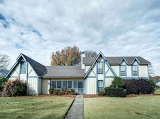 1903 Barnwell Cir, Yazoo City, MS 39194
