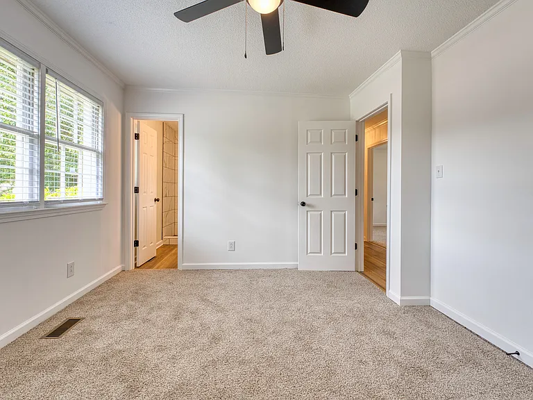 825 Fresno Dr — Photo 22