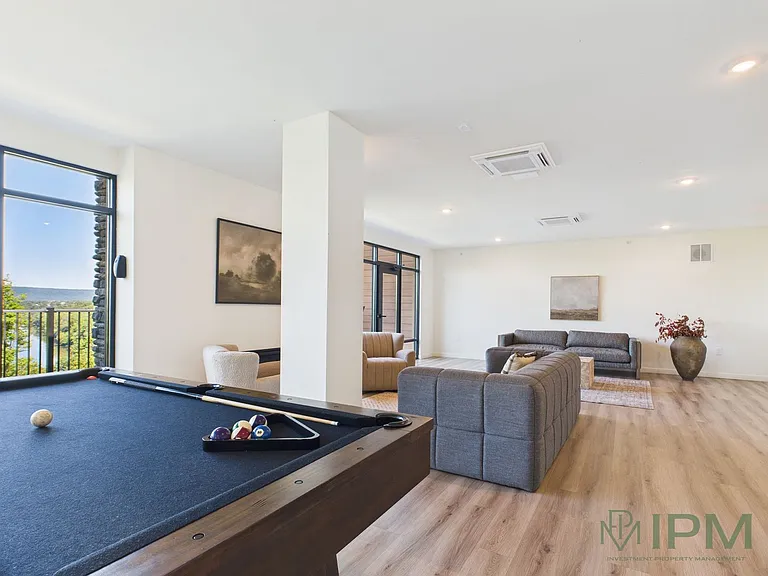 The Flats at Hampden — Photo 41