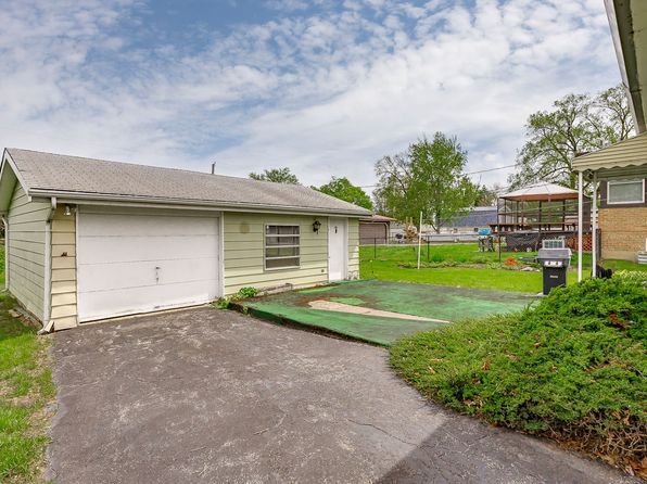 557 S Martha St, Lombard, IL 60148