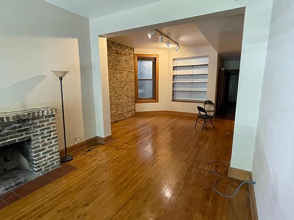 5th image of 1114 N Damen Ave #1