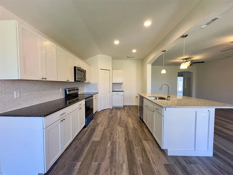 757 Eagle Dr — Photo 10