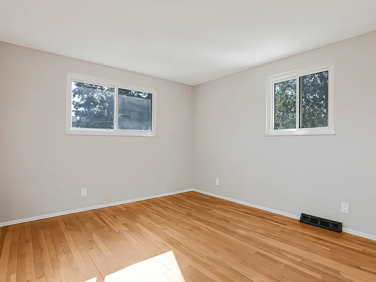 552 Allview Ct — Photo 24