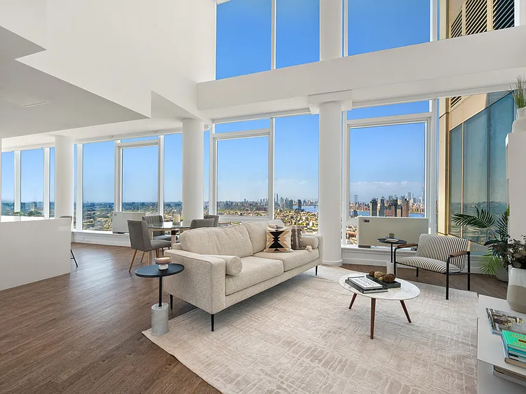 22-44 Jackson Ave #Penthouse 4 — Photo 1