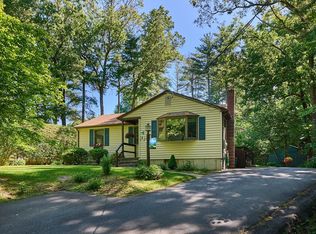 20 Cook Rd, Easthampton, MA 01027