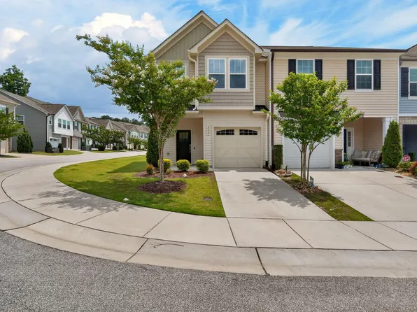 205 E Porthaven Way, Clayton, NC 27527