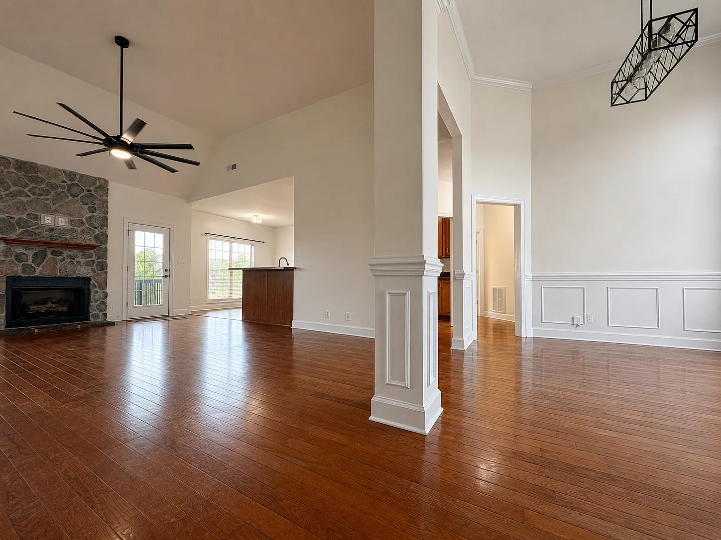 4 bed, 2759 sqft, $2,700 — Photo 4