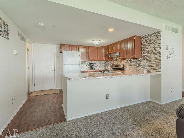 1222 Colonial Ave — Photo 18
