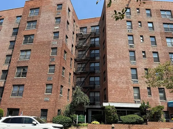 6395 Austin St APT 6G, Flushing, NY 11374