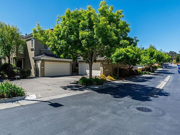 2nd image of 25 Windcrest Ln