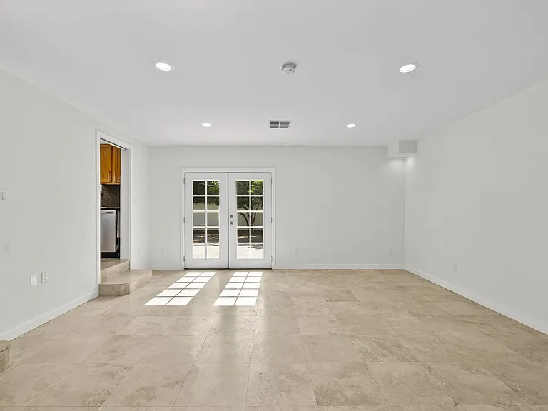 8440 Oakdale Ave — Photo 8