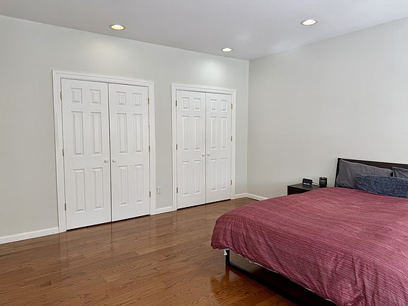 Large Bedroom... large closets