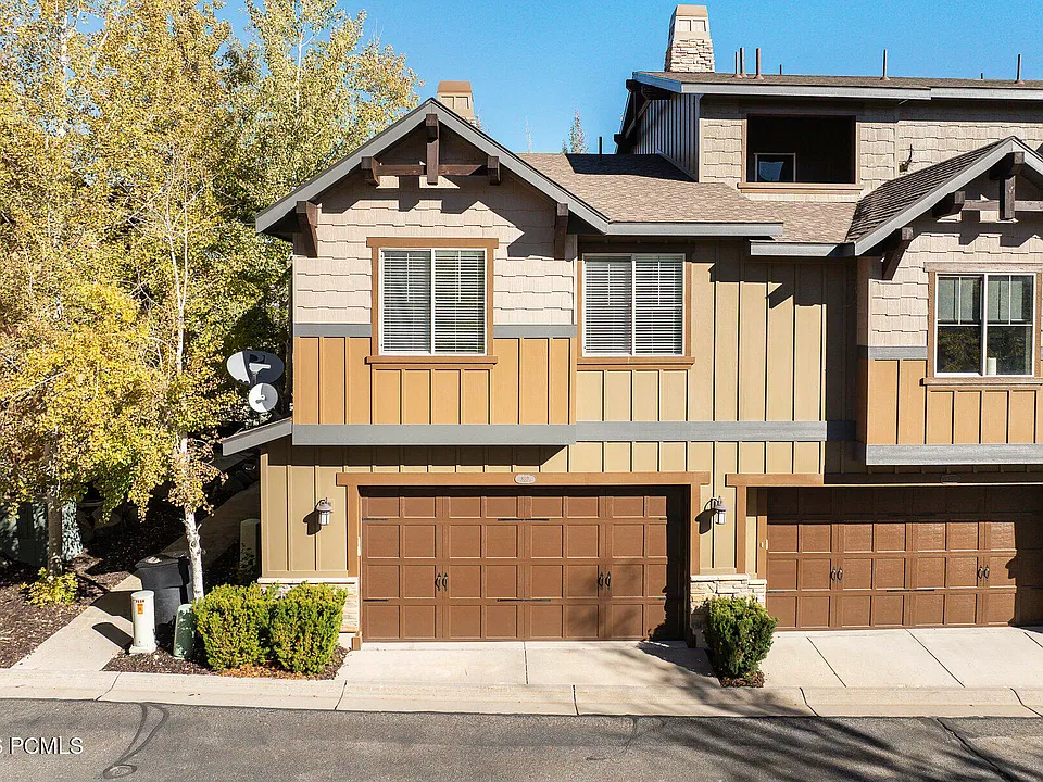 852 W Carving Edge Ct