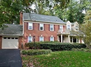 12109 Holly Knoll Cir, Great Falls, VA 22066