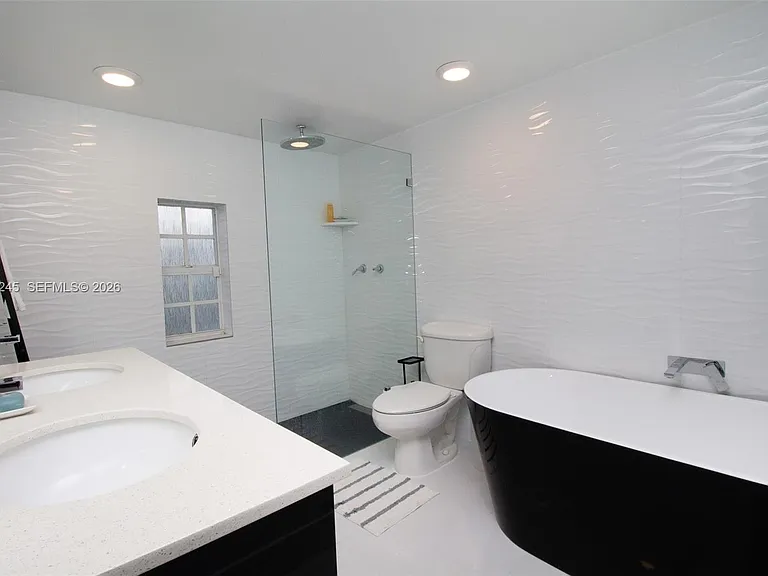 2727 Calusa St — Photo 12