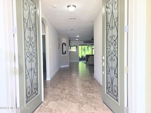 4th image of 94 WILD OAK Drive