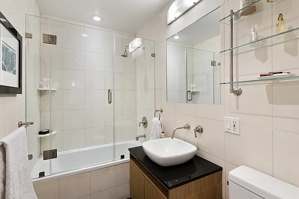 Sold by Nest Seekers International | media 11