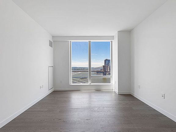 3rd image of 252 South St #23C