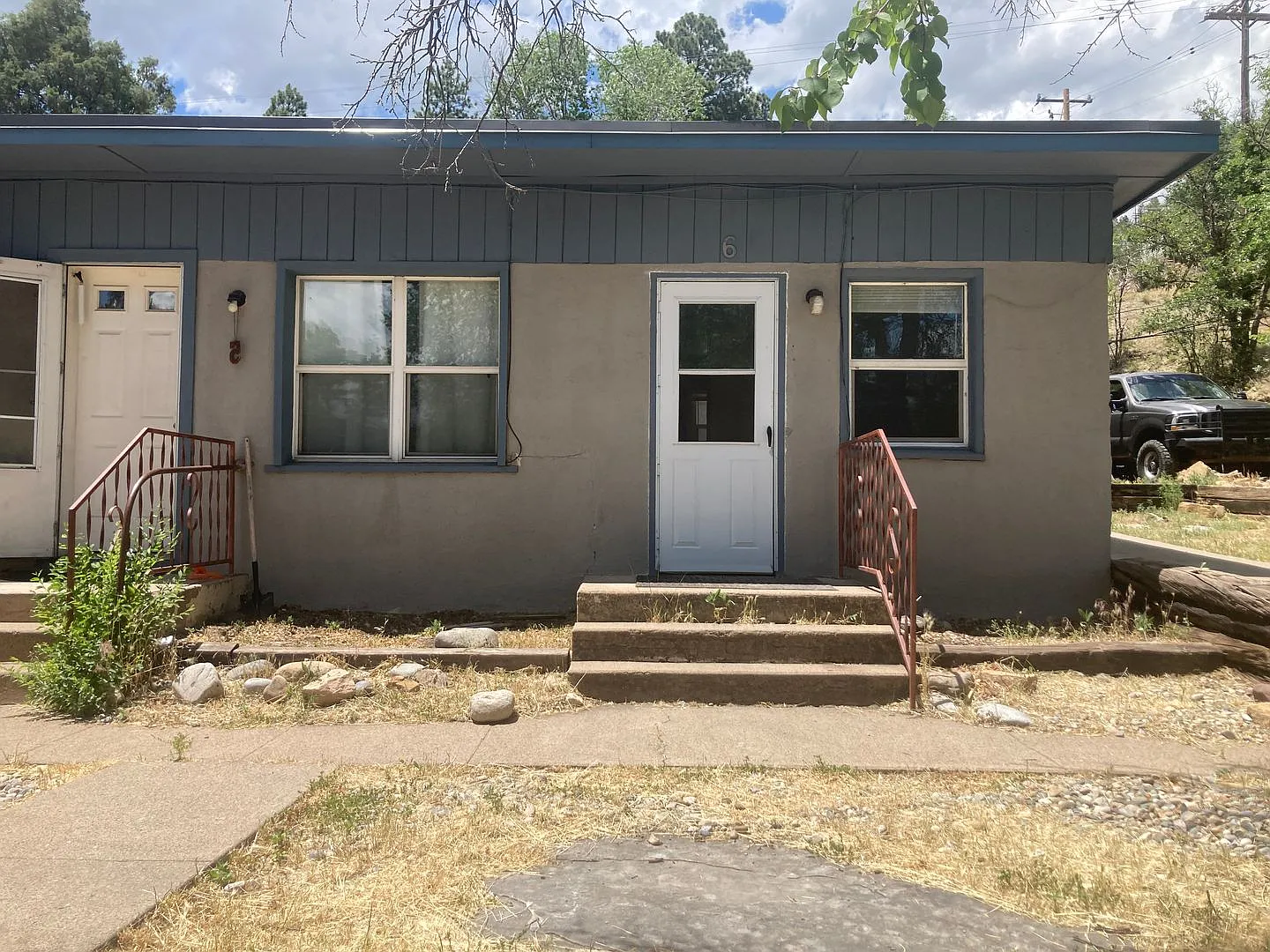 All Utilities Included Convenient Studio in North Durango — Photo 1